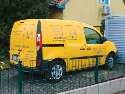 Autobeschriftung, Fahrzeugbeschriftung eines Renault Trafic.